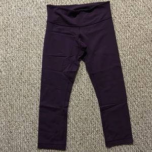 Lululemon crop leggings, size 6